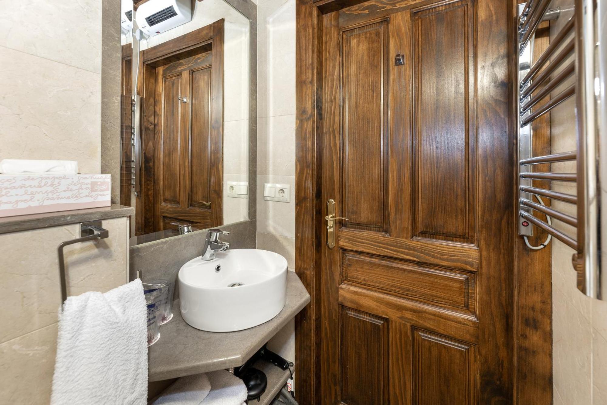 Apartamentos En Pleno Centro, Aljibe Rodrigo Del Campo 1C Granada Kültér fotó